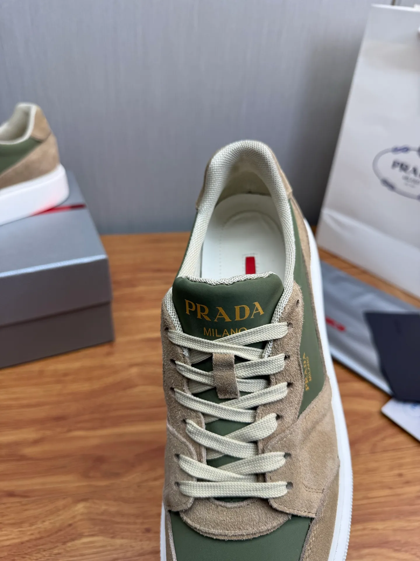 Factory price 560💰 [PRADA] Men’s shoes are popular in the counter, official website is synchronized, 1 high-quality shipment ✔️Original cowhide + cowhide lining, 1🆚1 replica, original sole, 38-45 (45 customized, non-refundable)